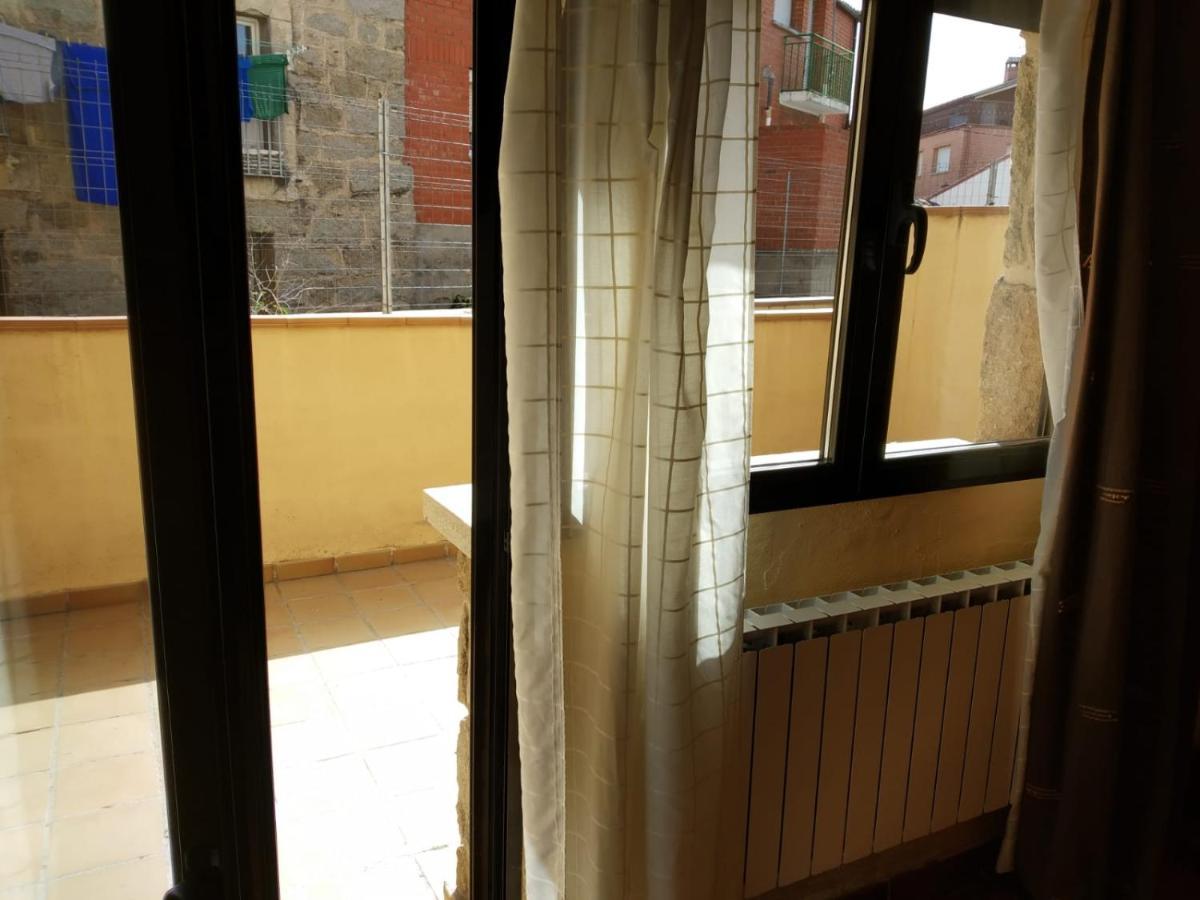Viv. De Uso Turistico Fuente El Tejo - Casa Ana Villa Burgohondo Exterior foto
