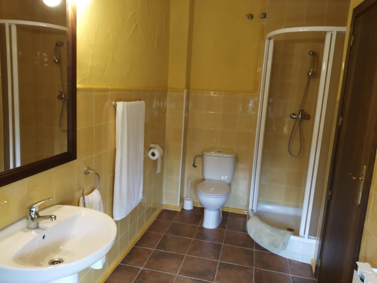 Viv. De Uso Turistico Fuente El Tejo - Casa Ana Villa Burgohondo Exterior foto
