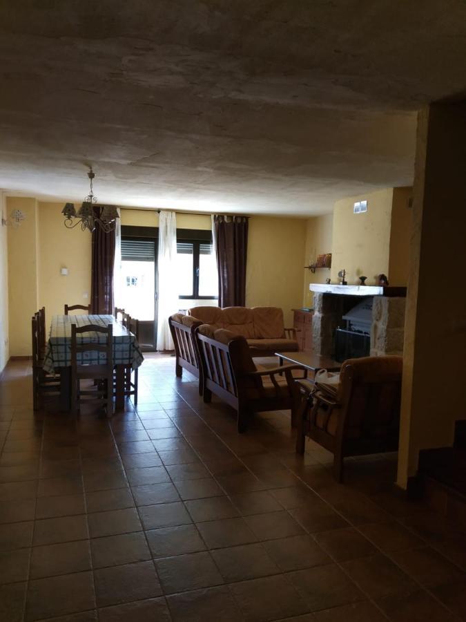 Viv. De Uso Turistico Fuente El Tejo - Casa Ana Villa Burgohondo Exterior foto