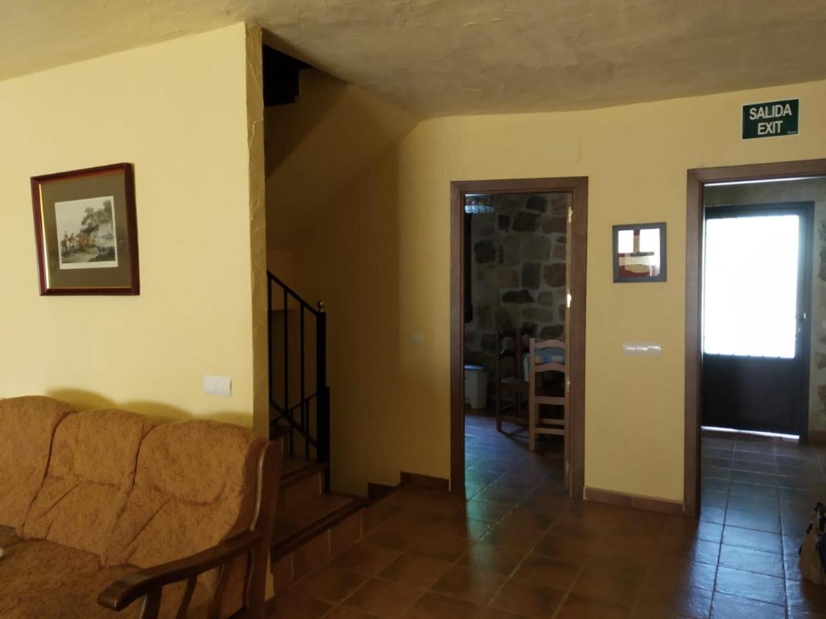 Viv. De Uso Turistico Fuente El Tejo - Casa Ana Villa Burgohondo Exterior foto